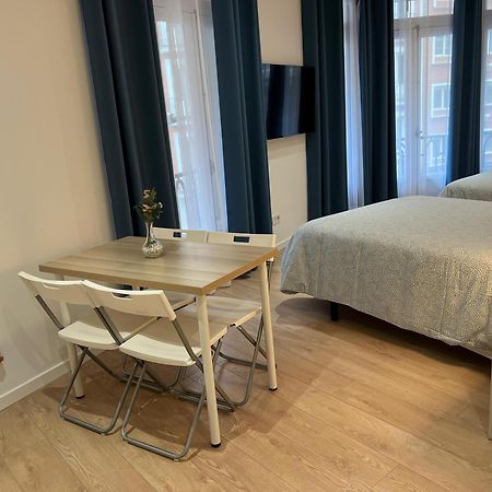 Room Plaza Espana Мадрид Екстериор снимка