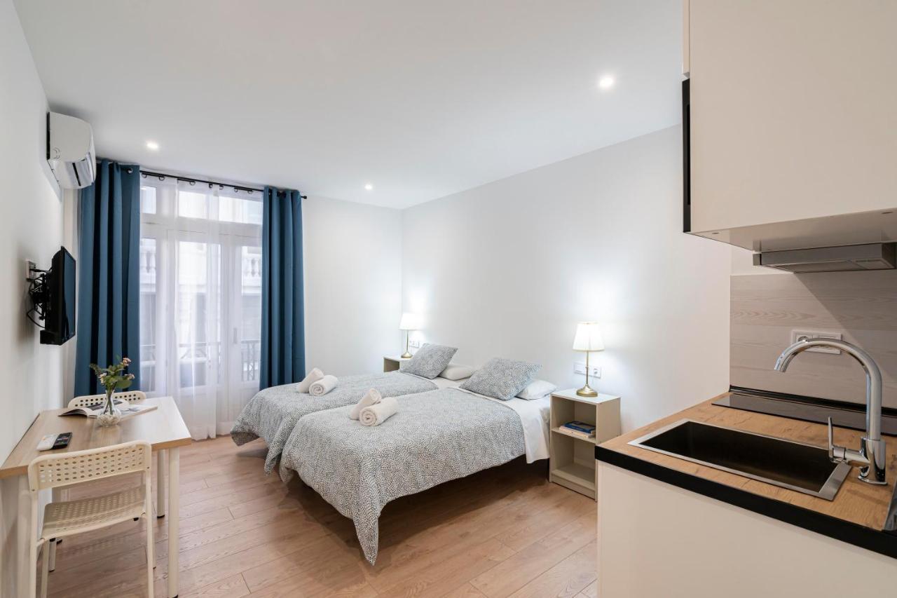 Room Plaza Espana Мадрид Екстериор снимка