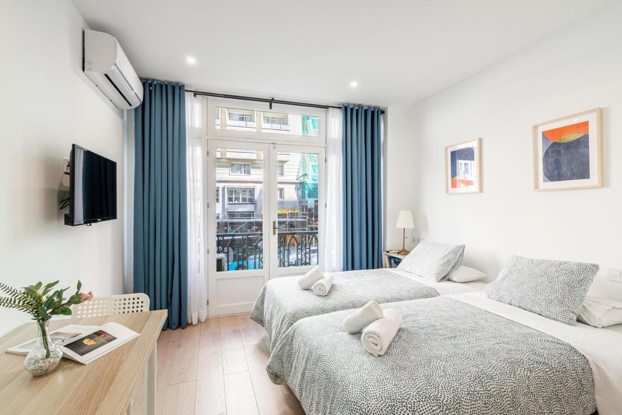 Room Plaza Espana Мадрид Екстериор снимка