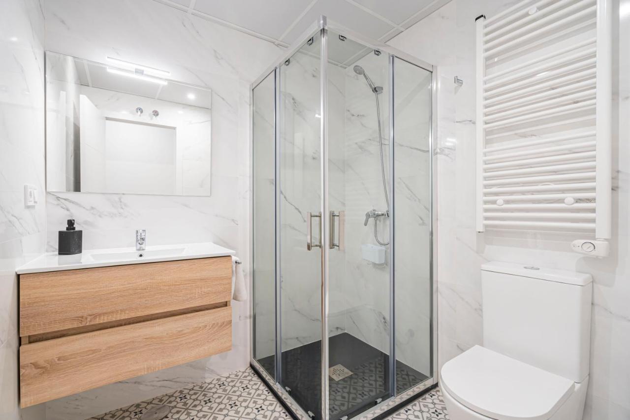 Room Plaza Espana Мадрид Екстериор снимка