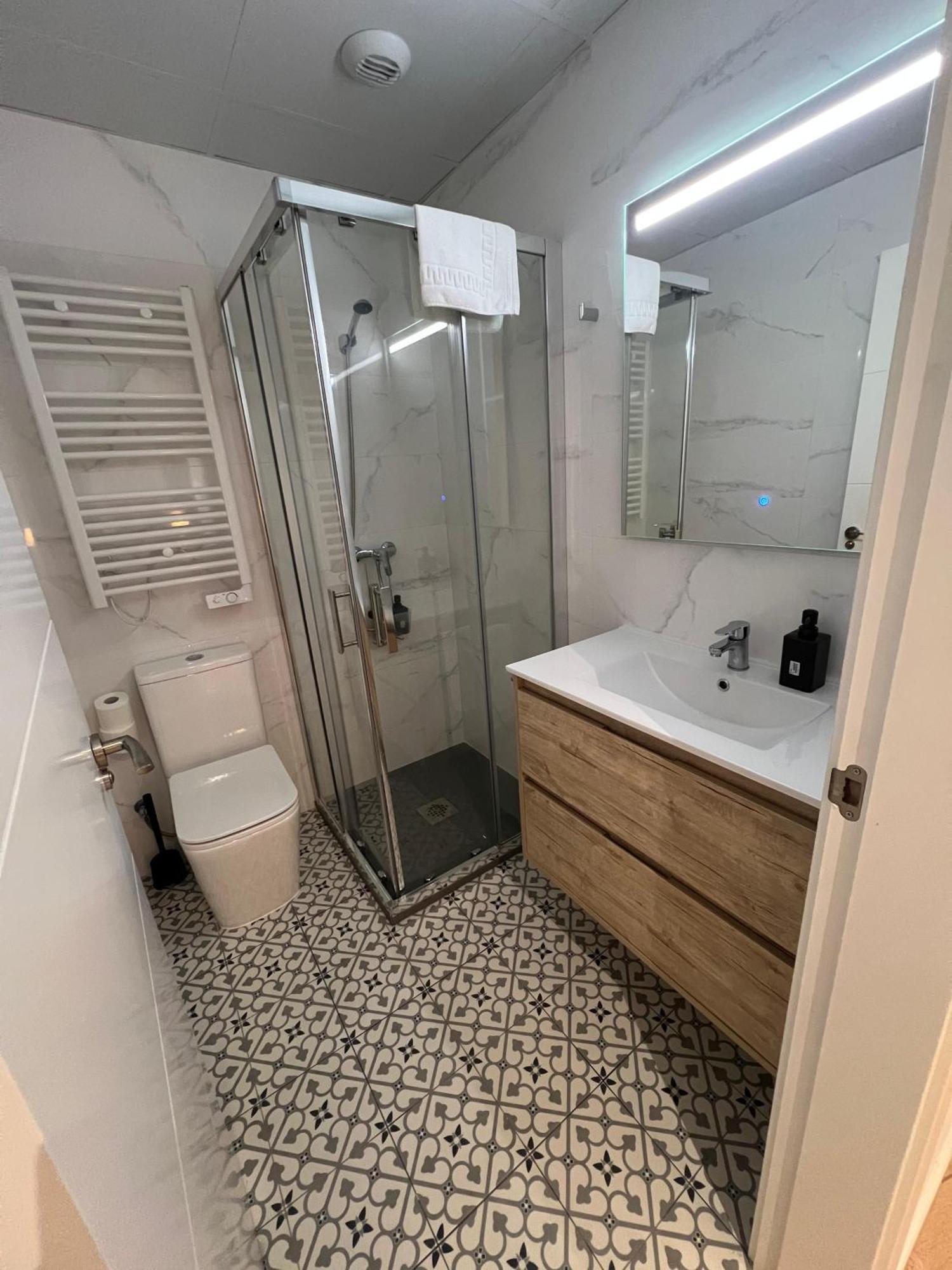 Room Plaza Espana Мадрид Екстериор снимка